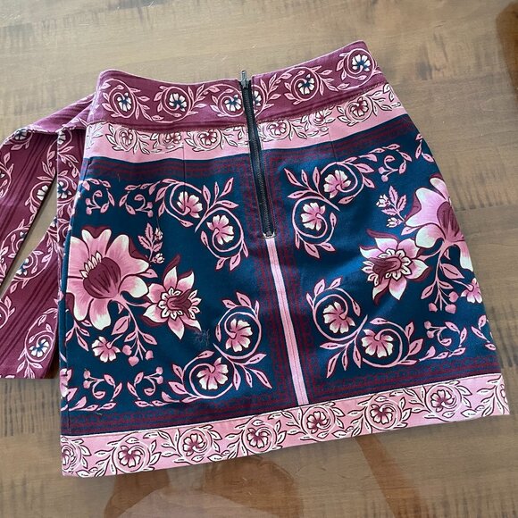 Farm Rio Ainika Charm Overlapped Denim Miniskirt Size 25 NWT - Picture 2 of 3